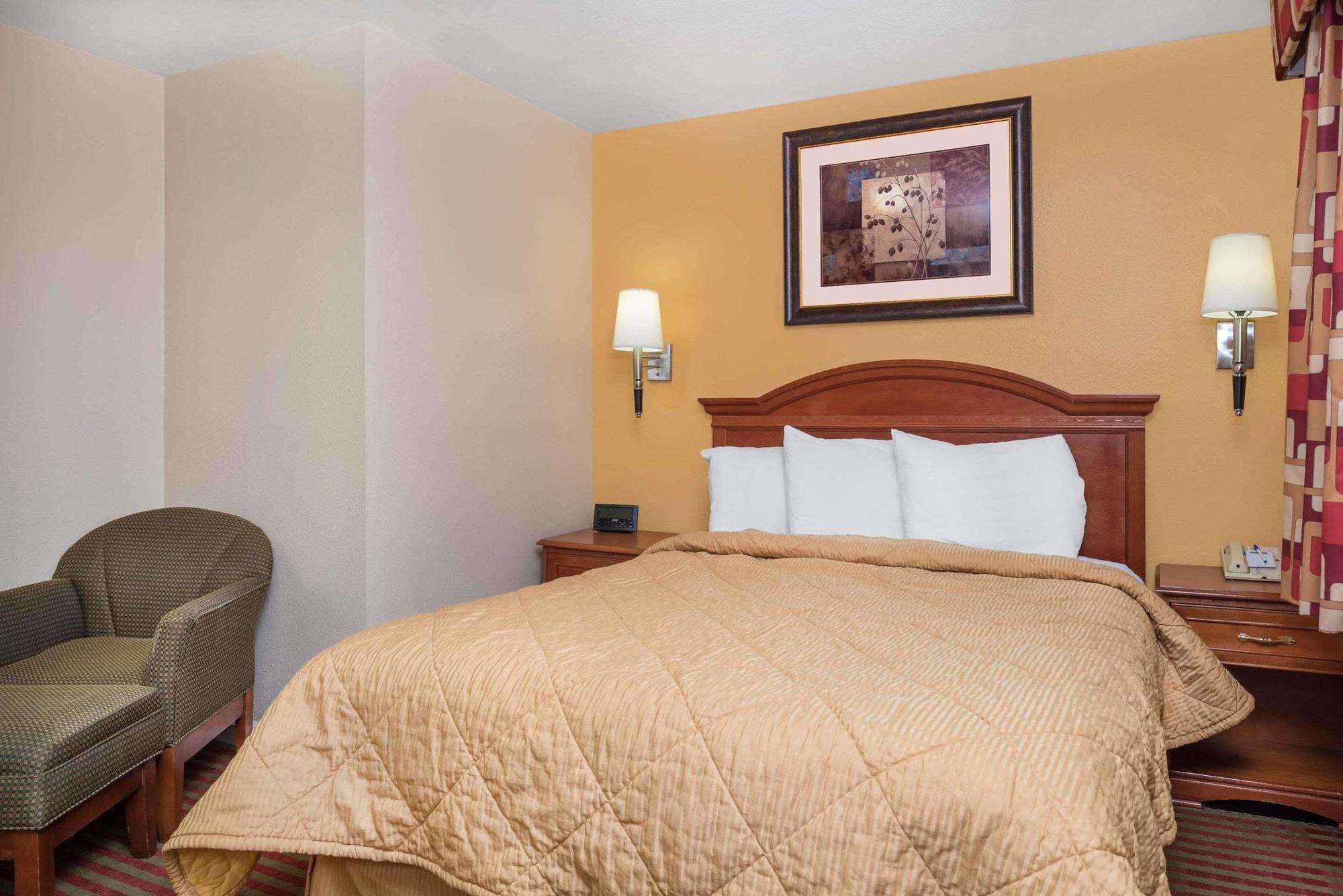 Travelodge By Wyndham Klamath Falls Exterior photo