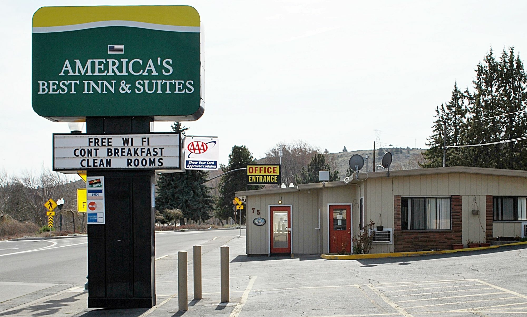 Travelodge By Wyndham Klamath Falls Exterior photo